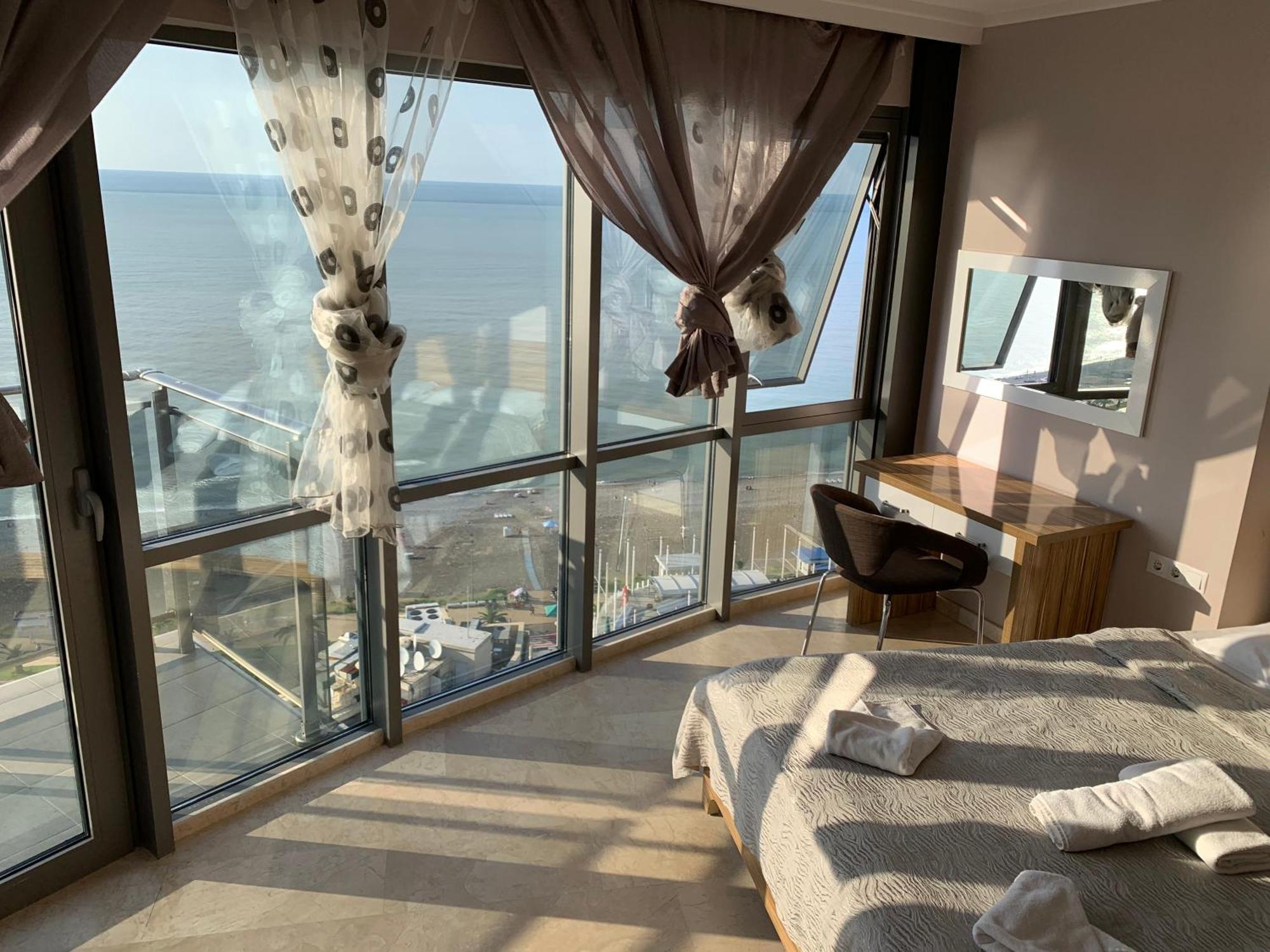 Orbi Sea Towers Apart Hotel Batumi Bagian luar foto