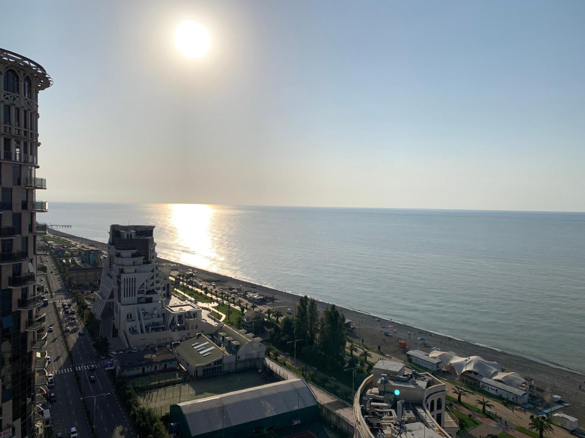 Orbi Sea Towers Apart Hotel Batumi Bagian luar foto