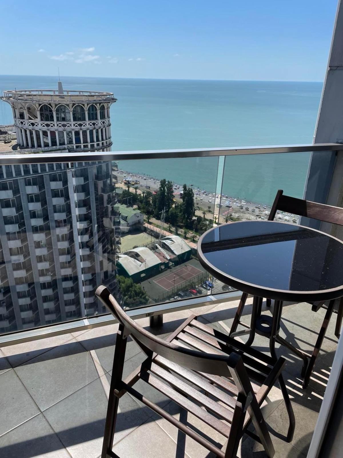 Orbi Sea Towers Apart Hotel Batumi Bagian luar foto