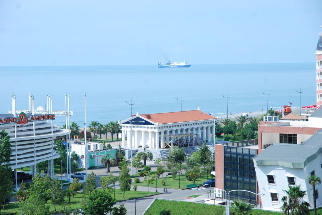 Orbi Sea Towers Apart Hotel Batumi Bagian luar foto