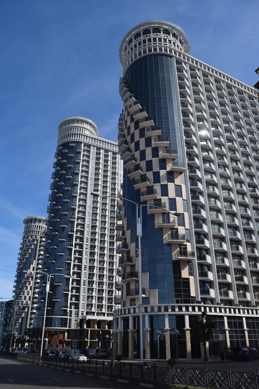 Orbi Sea Towers Apart Hotel Batumi Bagian luar foto