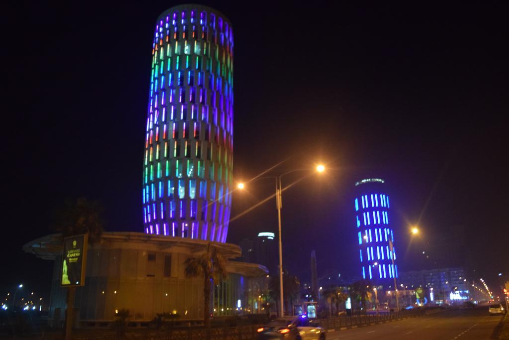 Orbi Sea Towers Apart Hotel Batumi Bagian luar foto